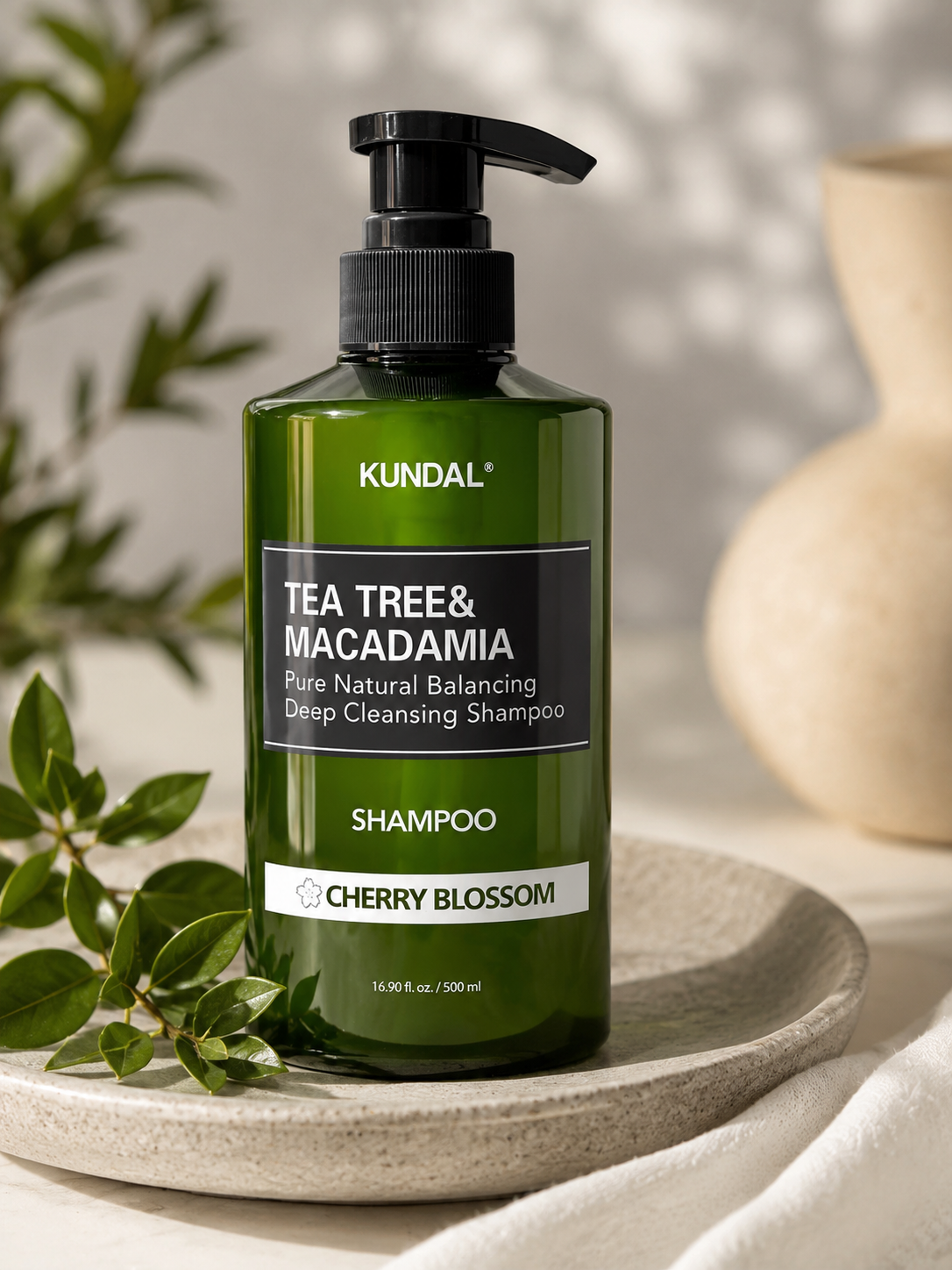 KUNDAL
TEA TREE & MACADAMIA DEEP CLEANSING SHAMPOO CHERRY BLOSSOM 500ML